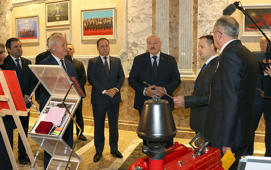 Александр Лукашенко: контроль качества белорусских товаров и услуг будет поставлен на более высокий уровень