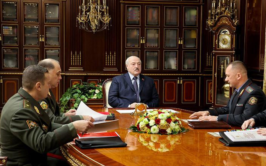 Александр Лукашенко принял руководство МВД с докладом о состоянии оперативной обстановки в Беларуси и развитии ведомства