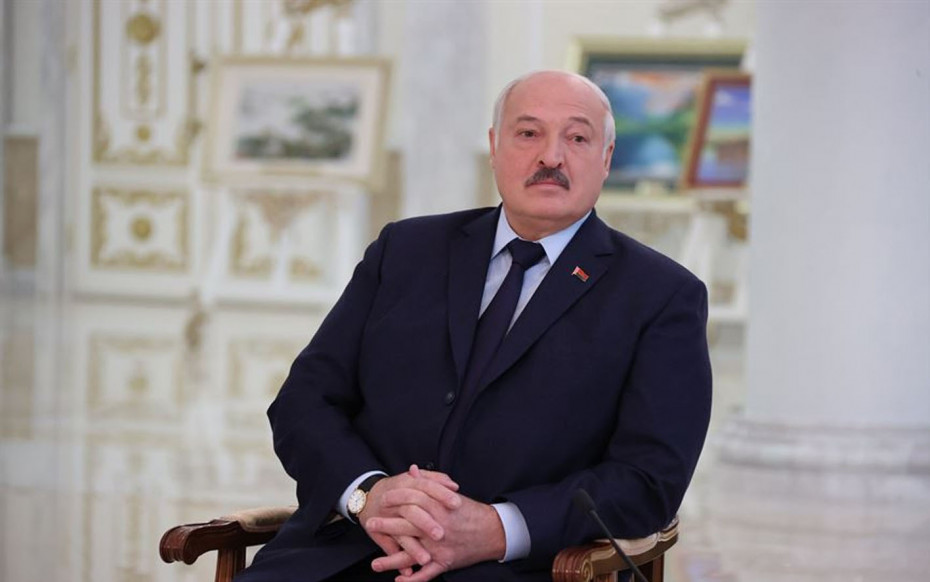 Александр Лукашенко отвечает на вопросы зарубежных и белорусских СМИ, но «Большой разговор» еще впереди