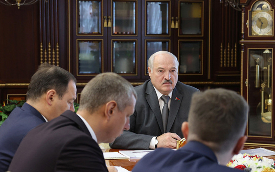 Александр Лукашенко собрал совещание по созданию портовых мощностей для экспорта белорусской продукции