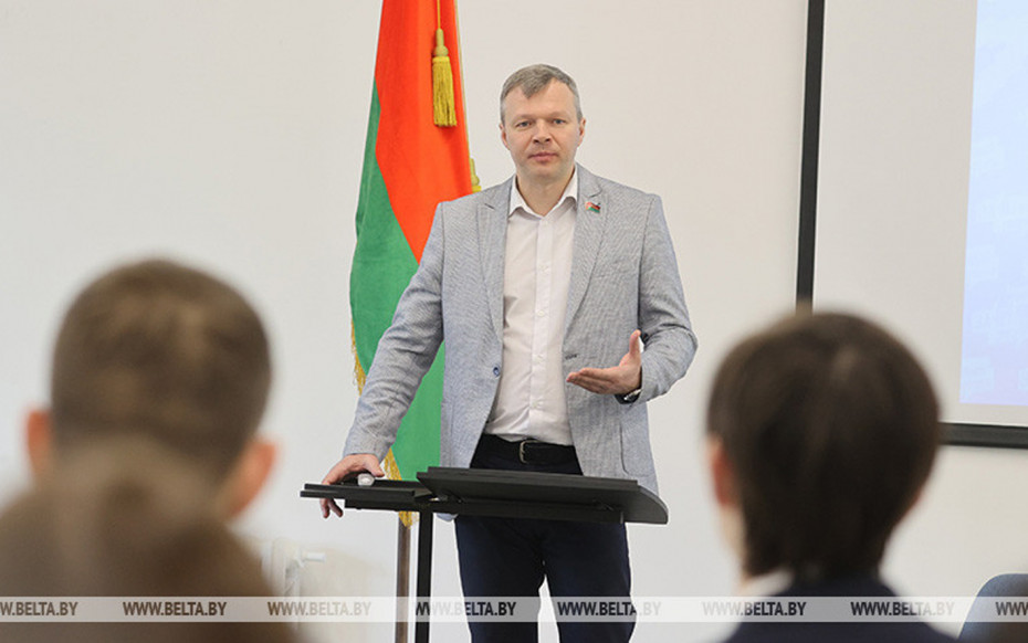 Олег Романов: в проект программы новой политической партии поступило более ста предложений