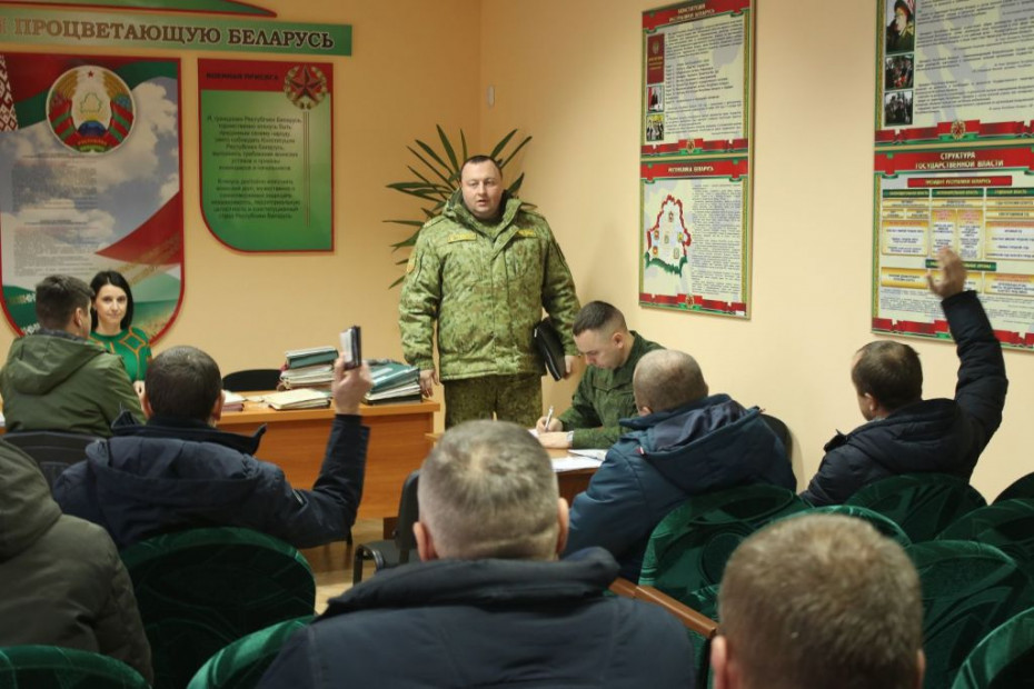 Военный комиссариат Ошмянского района продолжает плановую проверку учетных данных военнообязанных
