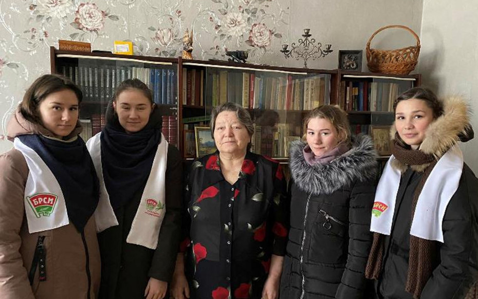 Учащиеся аграрно-экономического колледжа посетили жительниц Ошмянского района в рамках акции «От всей души!»