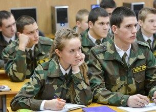 Военные вузы и факультеты приглашают девушек