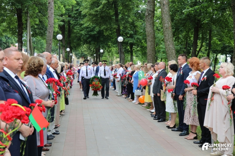 У Дзень Незалежнасці Рэспублікі Беларусь у Ашмянах прайшоў мітынг “Мы не забудзем вас, героі”