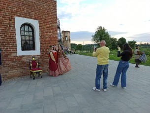 В легендарном местечке Гольшаны зародилась новая традиция — музыкальные вечера у стен замка Сапег