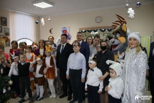 Воспитанники ЦКРОиР принимали поздравления от заместителя губернатора Виктора Пранюка и председателя райисполкома Владислава Гершгорина