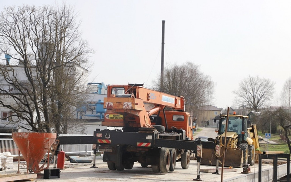 Близятся к завершению работы по реконструкции моста по улице Борунской
